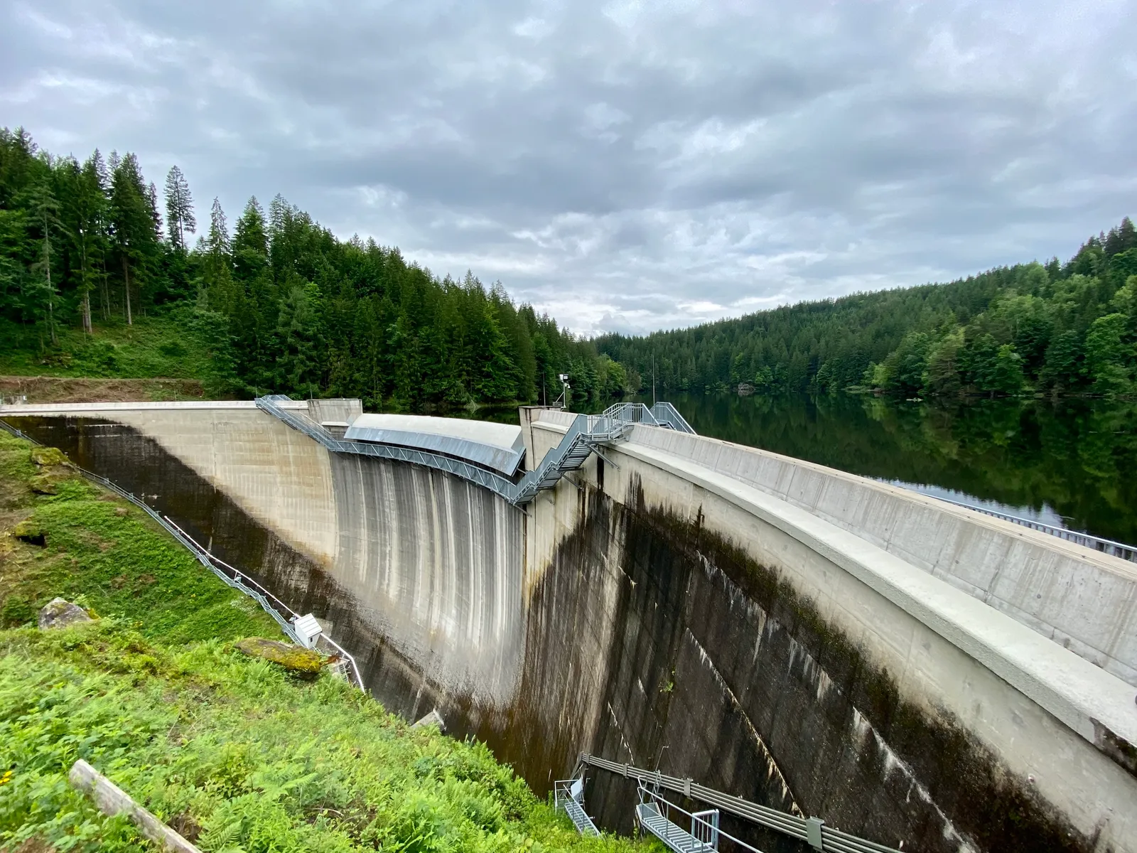 Hirzmann Stausee Damm