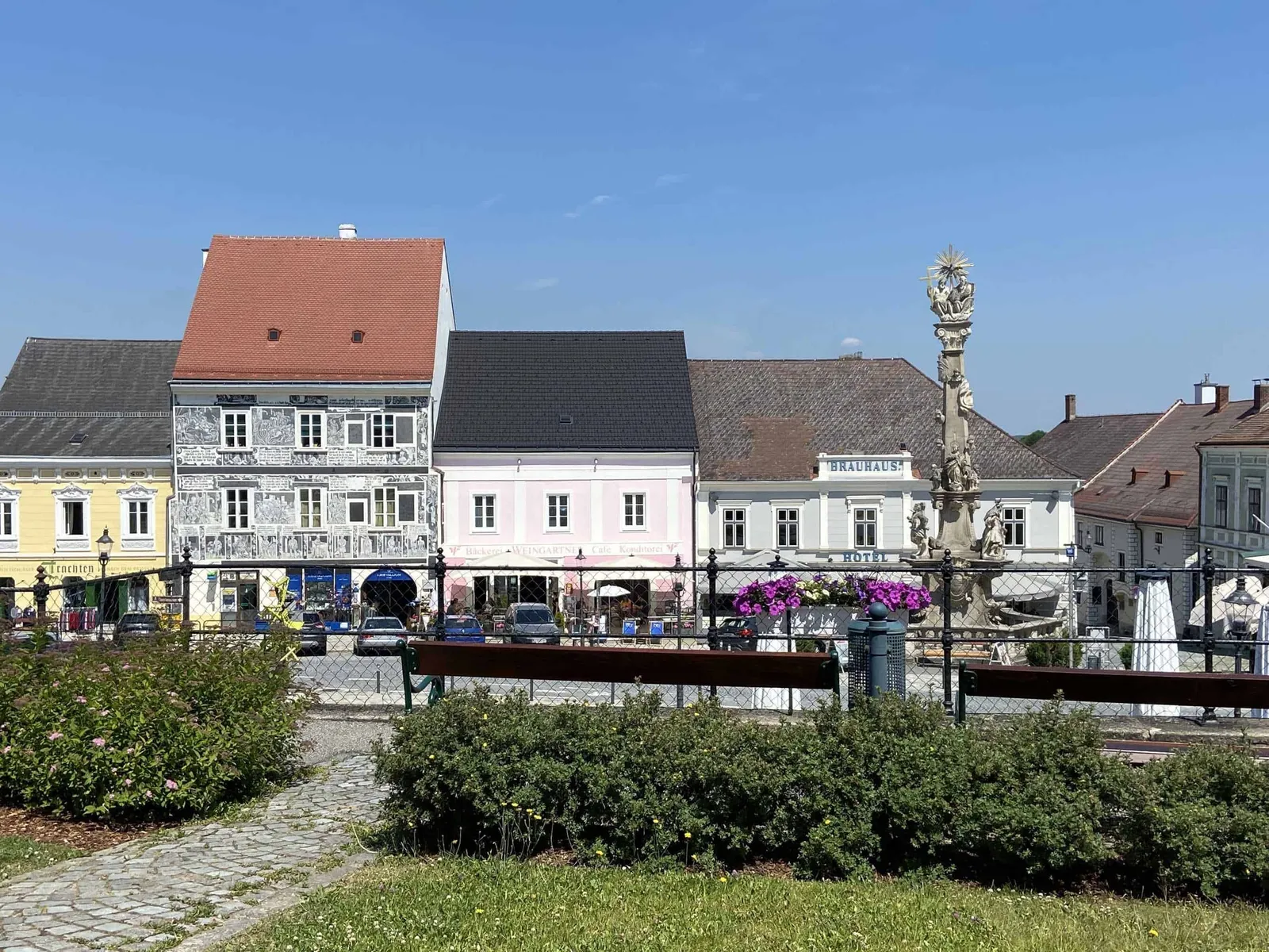 Historische Häuser am Hauptplatz in Weitra