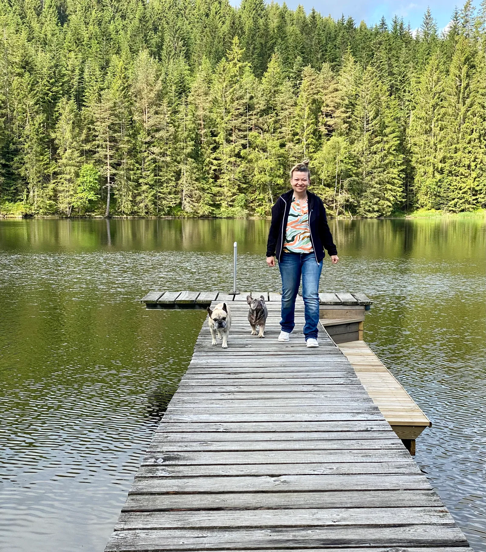 Gleichschritt am Steg am Packer Stausee
