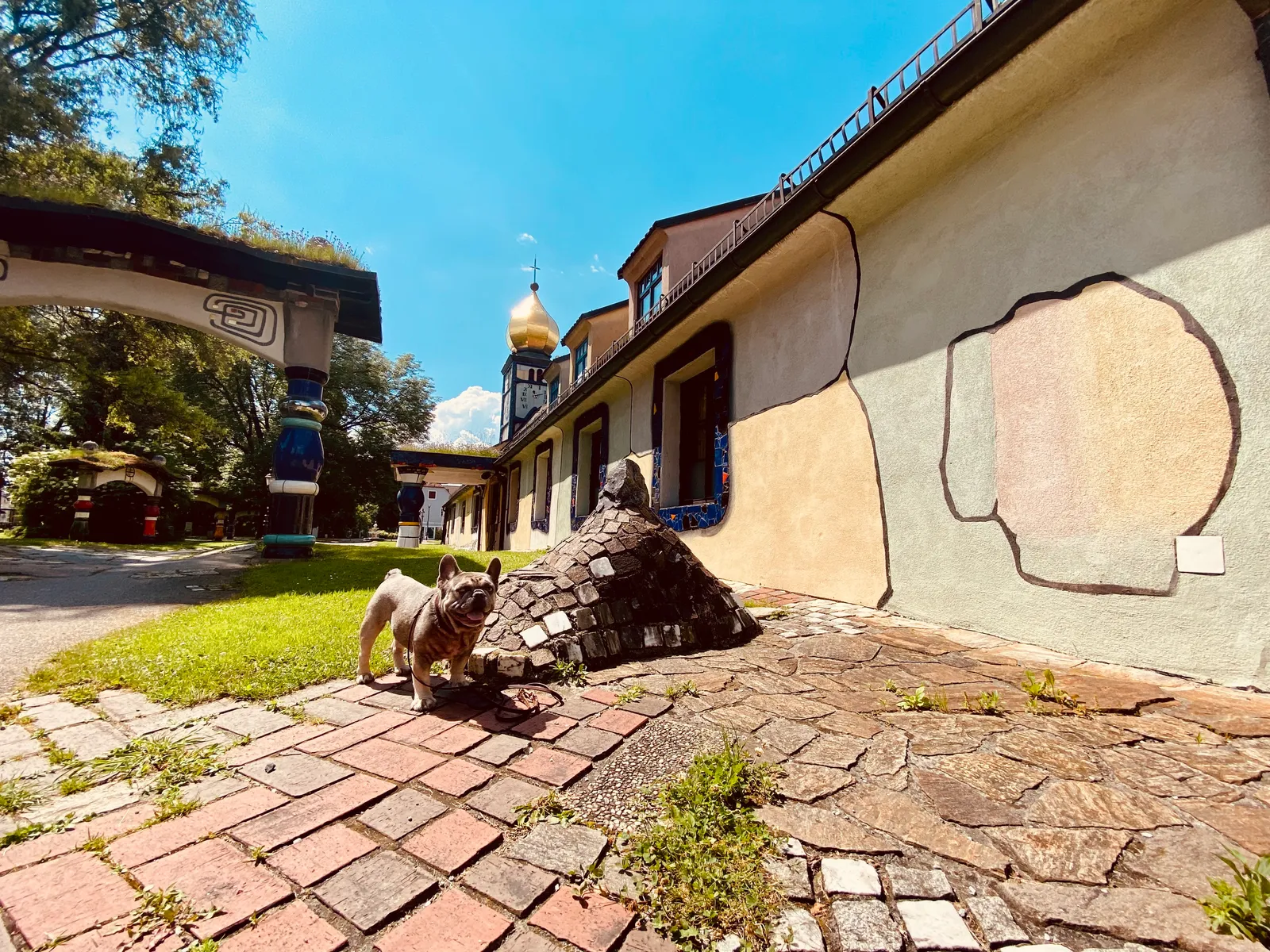 Archie und die Hundertwasser Kirche St. Barbara