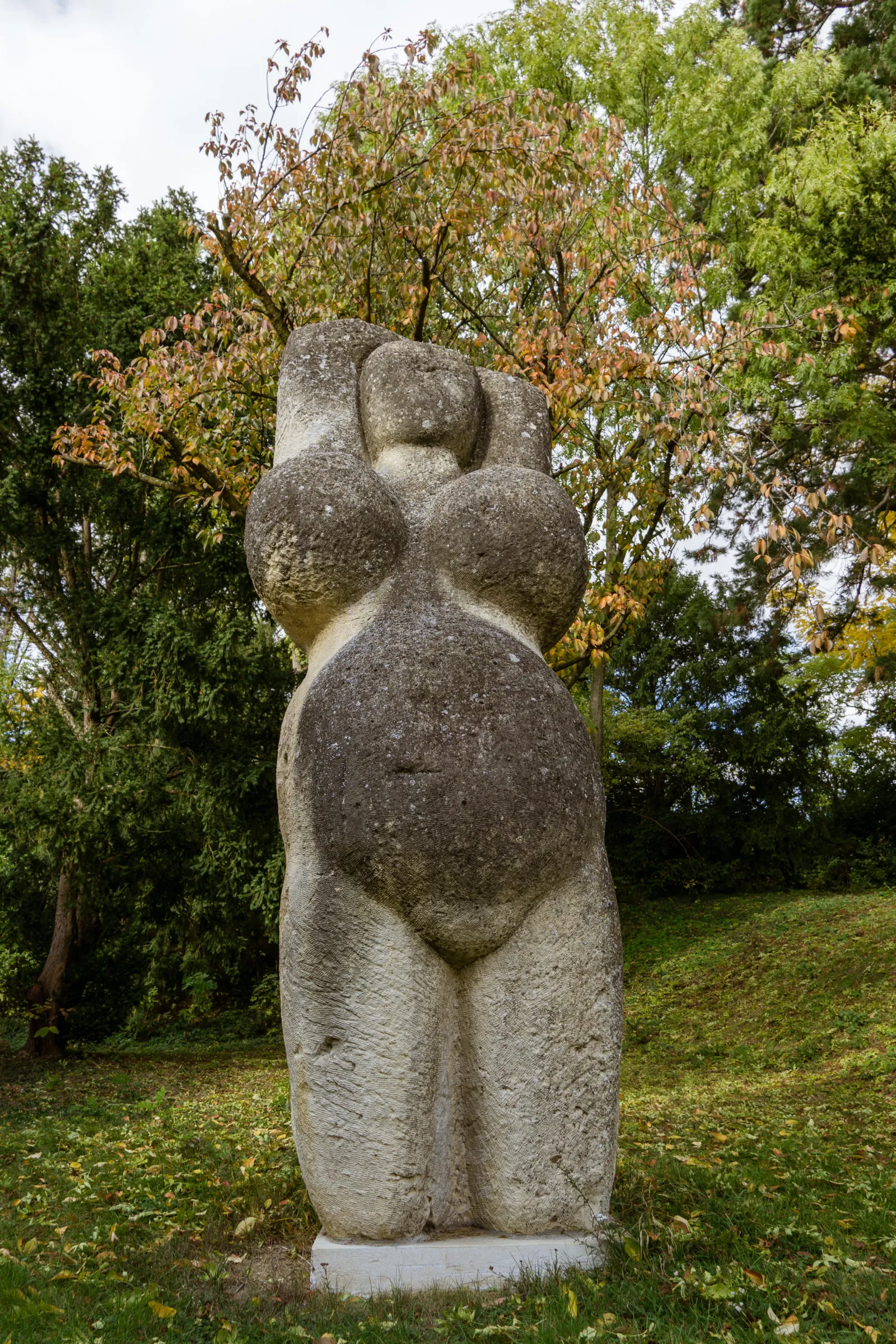 Skulpturenpark Neuhodis Burgenland Steinfrau