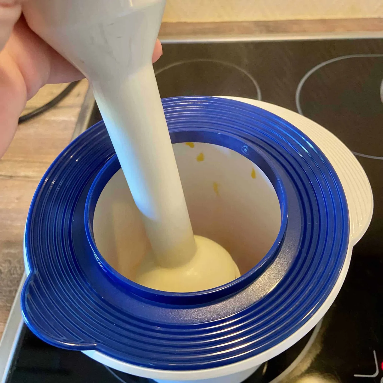 Kürbis mit Stabmixer pürieren