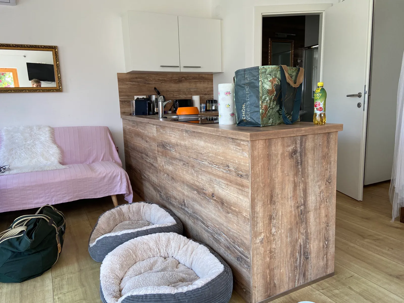 Unterkunft_Mörbisch-Küche-Couch